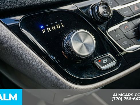 Used 2024 Chrysler Pacifica Touring-L image 45