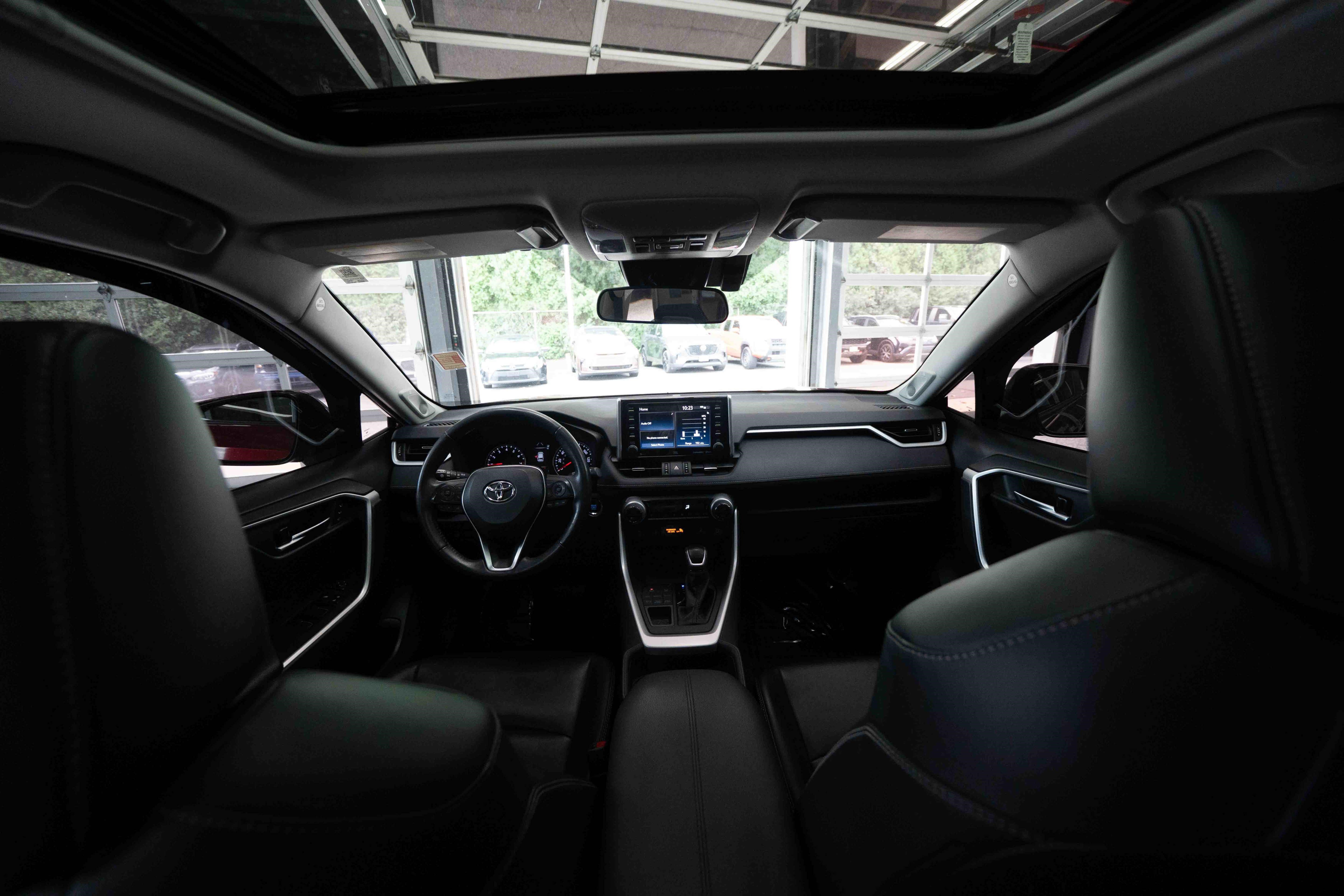 Used 2020 Toyota RAV4 XLE Premium AWD/4WD image 19