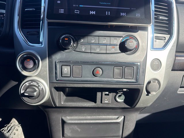 Used 2017 Nissan Titan SV AWD/4WD image 30