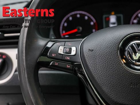 Used 2022 Volkswagen Passat 2.0T SE image 25