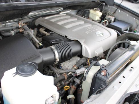 Used 2010 Toyota Sequoia SR5 AWD/4WD image 27