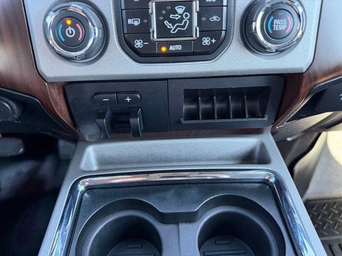 Used 2016 Ford F250 Lariat w/ Lariat Interior Package AWD/4WD image 16