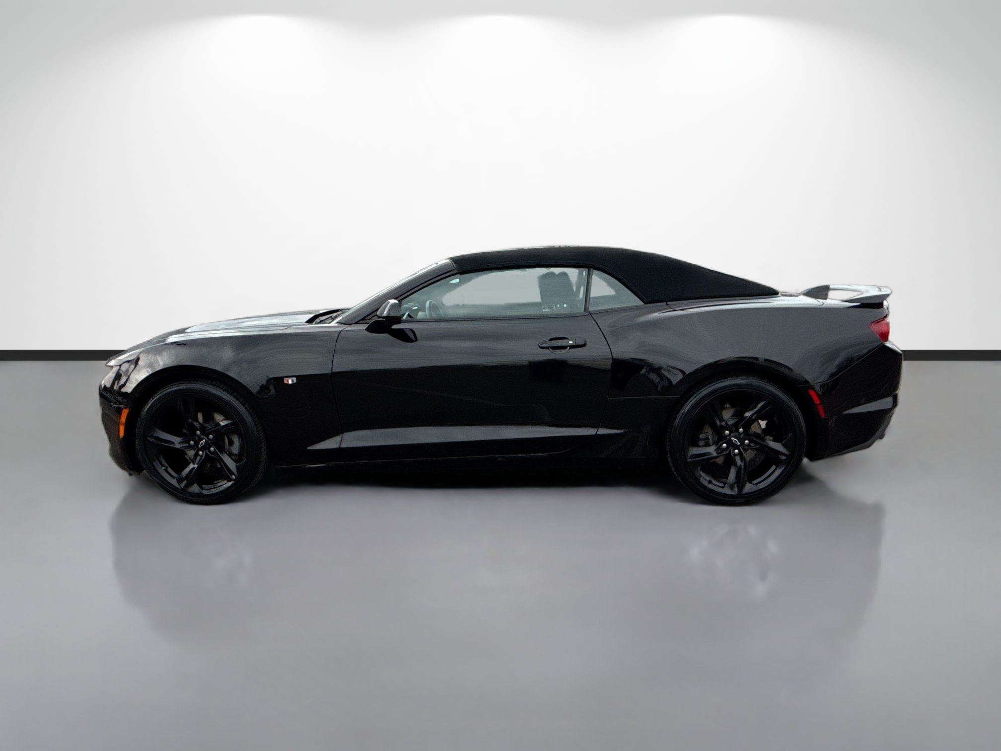 Used 2021 Chevrolet Camaro LT w/ Technology Package RWD image 6