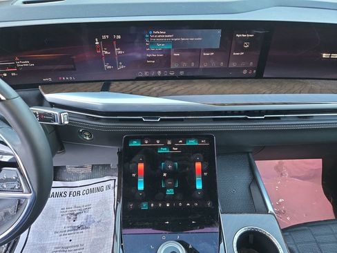 Certified 2025 Cadillac Escalade Sport Platinum w/ LPO, ONYX Package image 15