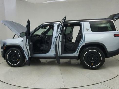 Used 2025 Rivian R1S Adventure image 78