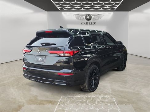 Used 2023 Mitsubishi Outlander SE Black Edition image 5