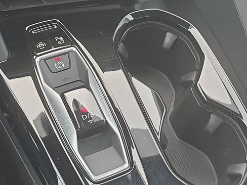 Certified 2025 Audi Q5 Premium w/ Convenience Package AWD/4WD image 17