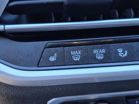 Used 2021 BMW X5 xDrive40i w/ M Sport Package image 32