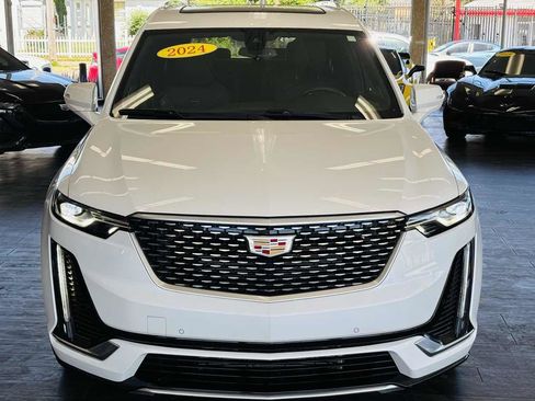 Used 2024 Cadillac XT6 Premium Luxury w/ LPO, Floor Liner Package AWD/4WD image 19