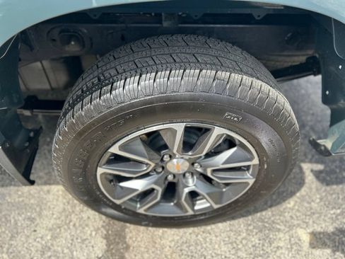 Used 2025 Chevrolet Silverado 1500 LT AWD/4WD image 33