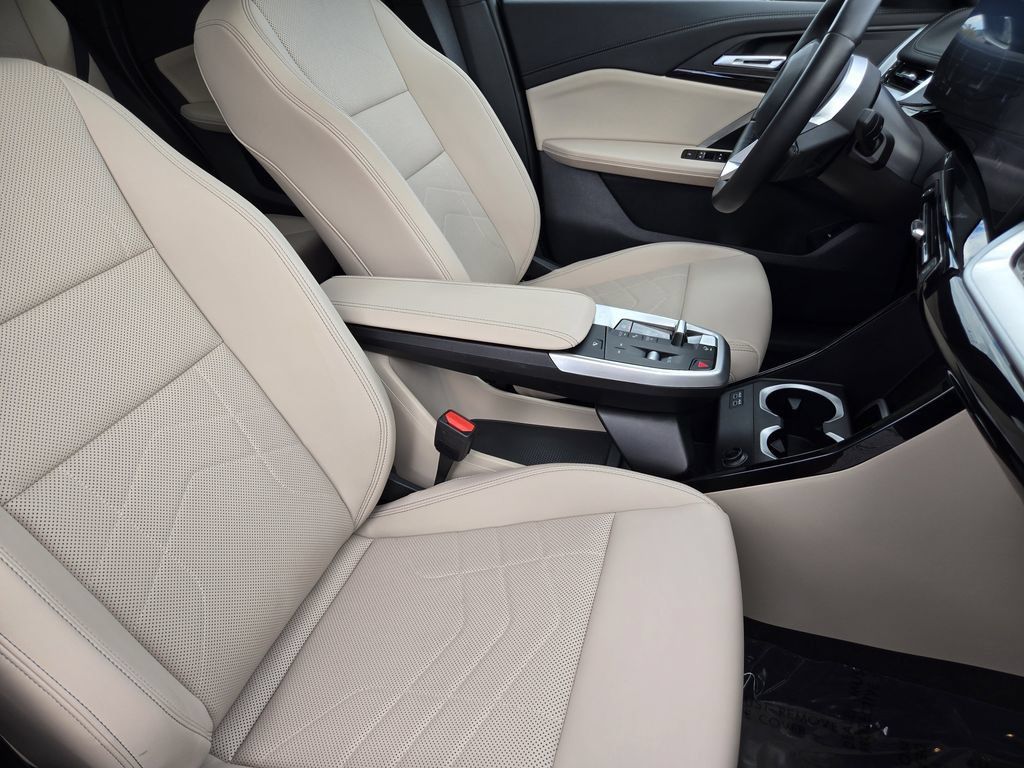 Certified 2024 BMW X1 xDrive28i w/ Technology Package AWD/4WD image 17