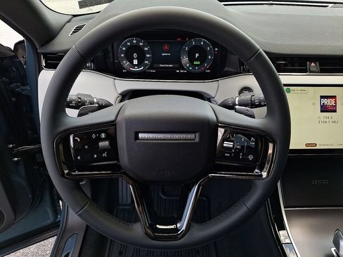 New 2026 Land Rover Range Rover Evoque Hoxton AWD/4WD image 11