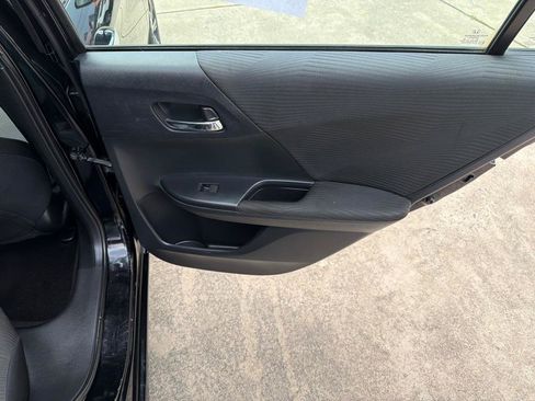 Used 2017 Honda Accord LX image 22