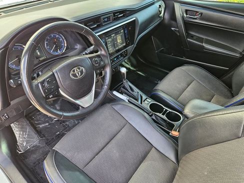 Used 2018 Toyota Corolla SE w/ SE Premium Package image 12