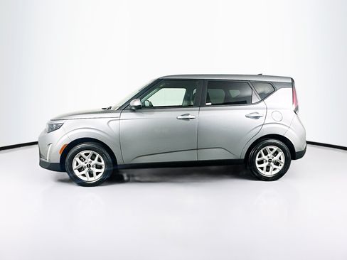 Used 2025 Kia Soul LX w/ LX Technology Package FWD image 4