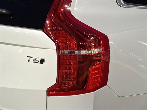 Used 2020 Volvo XC90 T6 Momentum w/ Protection Package Premier image 19