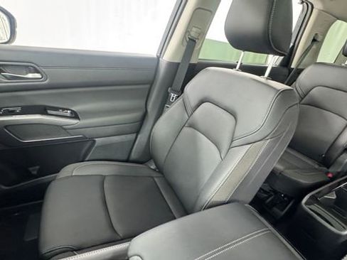 New 2026 Nissan Pathfinder SL w/ SL Premium Package AWD/4WD image 14