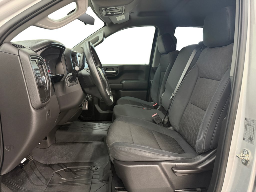 Used 2019 Chevrolet Silverado 1500 Custom w/ Custom Convenience Package RWD image 10