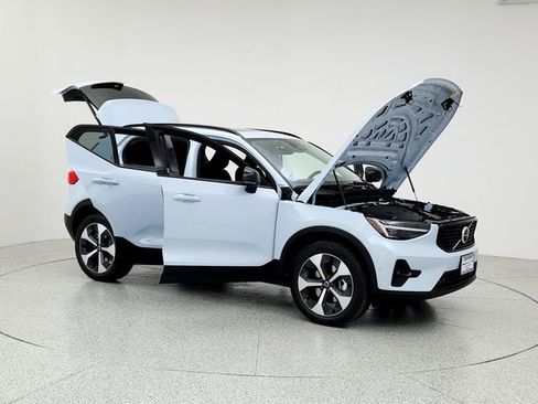 New 2026 Volvo XC40 B5 Plus w/ Protection Package Premier image 10