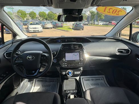 Used 2021 Toyota Prius Prime LE FWD image 13