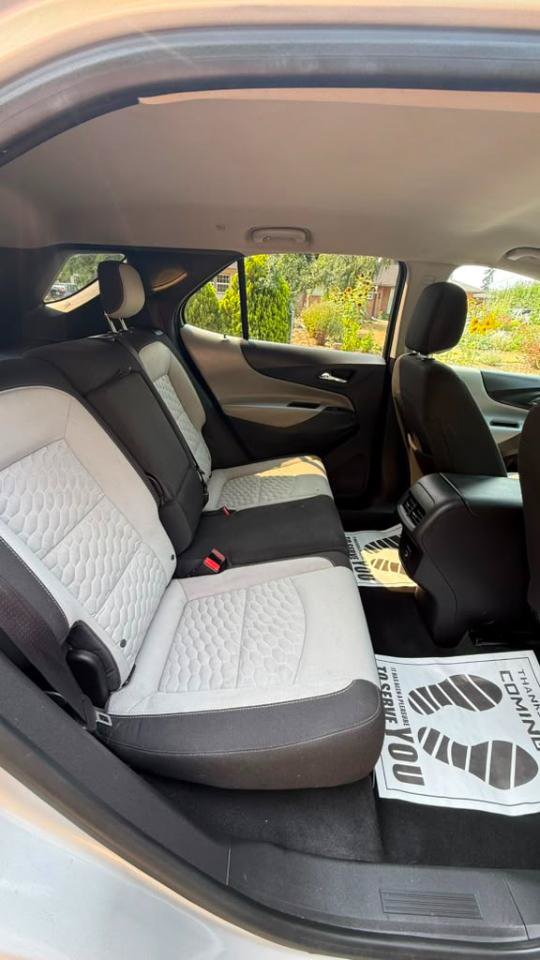 Used 2019 Chevrolet Equinox LT FWD image 2