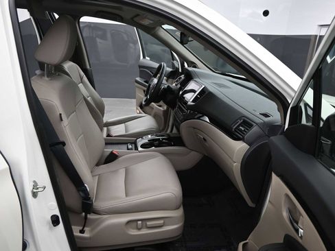 Used 2018 Honda Pilot Touring image 15