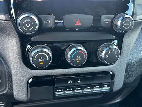 New 2025 RAM 3500 Tradesman image 39