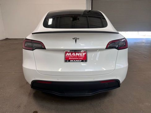 Used 2021 Tesla Model Y Long Range image 4