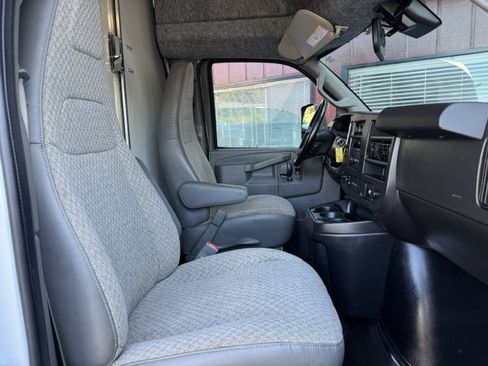 Used 2021 Chevrolet Express 3500 w/ Power Convenience Package RWD image 19