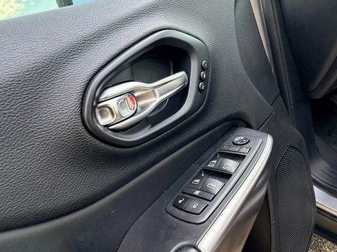 Used 2020 Jeep Cherokee Limited AWD/4WD image 45