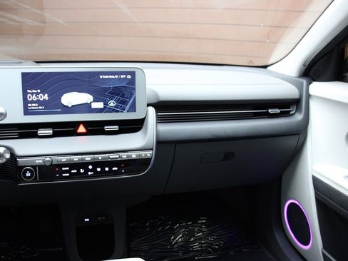 Used 2024 Hyundai Ioniq 5 Limited image 27