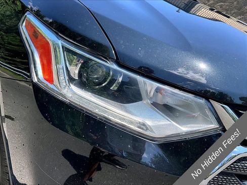 Used 2020 Chevrolet Traverse LS AWD/4WD image 25
