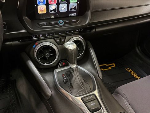 Used 2017 Chevrolet Camaro SS RWD image 9