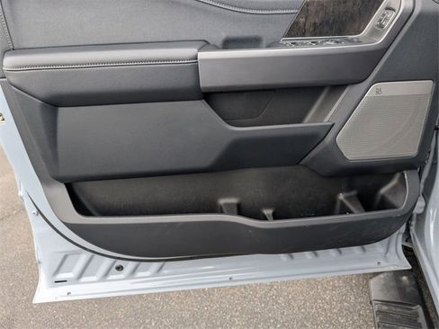 Used 2024 Ford F250 Lariat w/ Sport Appearance Package image 10