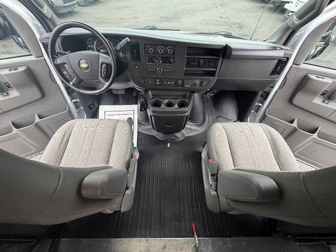 Used 2022 Chevrolet Express 3500 w/ Power Convenience Package RWD image 29