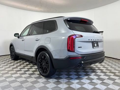 Used 2022 Kia Telluride EX w/ EX Premium Package AWD/4WD image 5