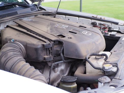 Used 2007 Toyota 4Runner SR5 RWD image 14
