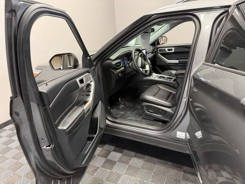 Used 2023 Ford Explorer XLT w/ Equipment Group 202A AWD/4WD image 14