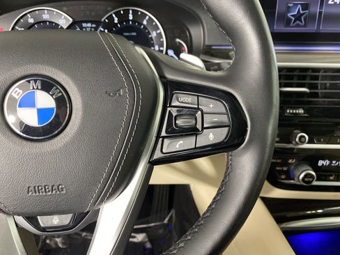 Used 2019 BMW 530i xDrive w/ Convenience Package image 25
