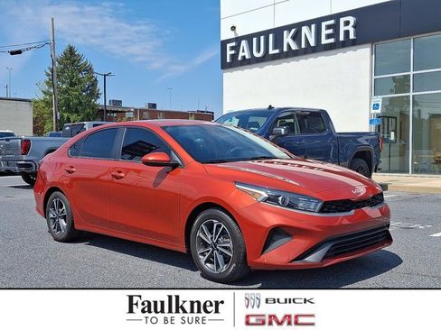 Used 2022 Kia Forte LXS FWD image 1