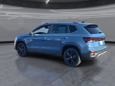 New 2026 Volkswagen Taos SE FWD image 4