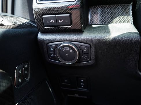 Used 2020 Ford F250 Lariat w/ Lariat Ultimate Package AWD/4WD image 35