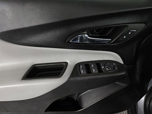 Used 2023 Chevrolet Equinox LT image 24