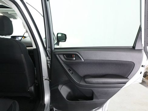 Used 2018 Subaru Forester 2.5i Premium AWD/4WD image 38
