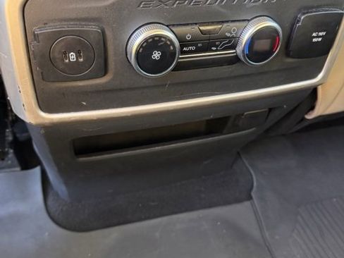 Used 2024 Ford Expedition XLT image 18