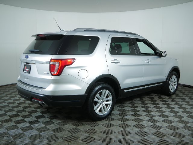 Certified 2018 Ford Explorer XLT w/ Equipment Group 202A AWD/4WD image 9