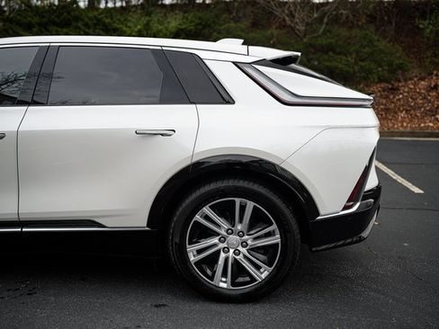 Used 2024 Cadillac Lyriq Tech image 6