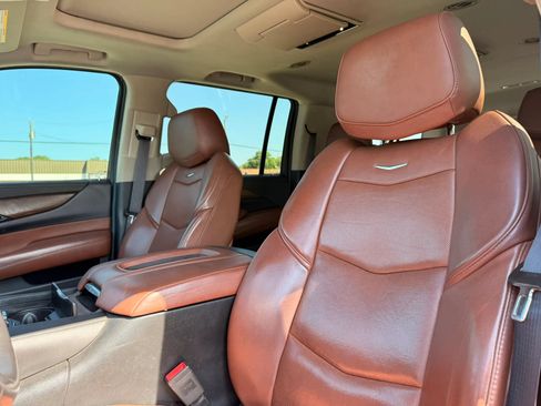 Used 2016 Cadillac Escalade ESV Premium AWD/4WD image 17