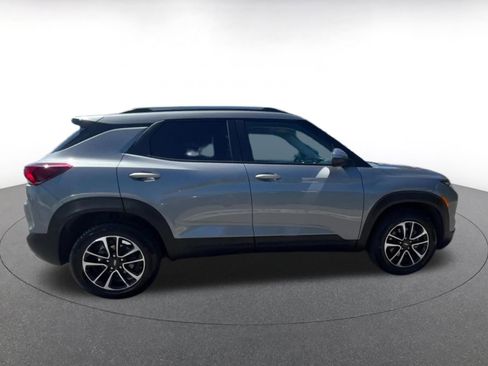 Used 2025 Chevrolet TrailBlazer LT FWD image 16