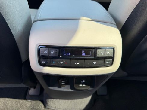 Used 2024 Hyundai Palisade Limited AWD/4WD image 12